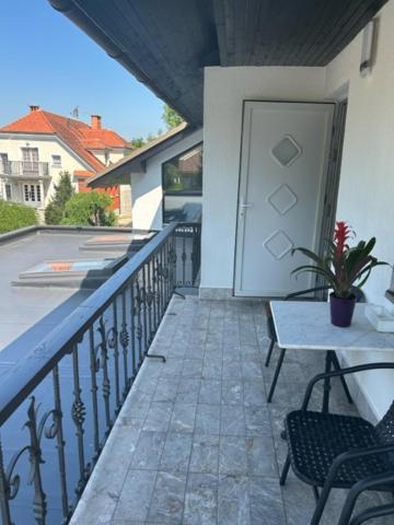 A&E Apartment Любляна Экстерьер фото